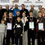 Занятия йогой, фитнесом в спортзале Чемпион Москва