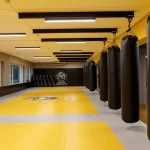 Занятия йогой, фитнесом в спортзале ЧирПРО Москва