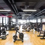 Занятия йогой, фитнесом в спортзале Cometa Sport Омск