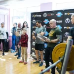 Занятия йогой, фитнесом в спортзале CosmoGym Омск