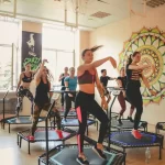 Занятия йогой, фитнесом в спортзале Crazy Fitness Jumps Омск