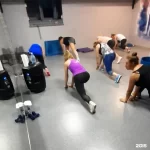 Занятия йогой, фитнесом в спортзале Данс центр Барнаул