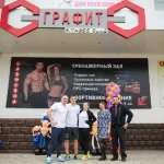 Занятия йогой, фитнесом в спортзале Defit Прохладный