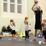 Занятия йогой, фитнесом в спортзале Делеон детская футбольная академия Кострома