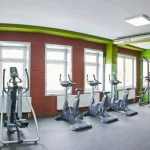 Занятия йогой, фитнесом в спортзале Дельта плюс Москва