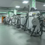 Занятия йогой, фитнесом в спортзале Дельта плюс Москва