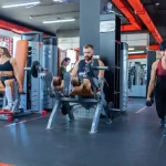 Занятия йогой, фитнесом в спортзале День трень Томск