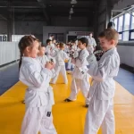 Занятия йогой, фитнесом в спортзале Детская спортивная секция каратэ Нижневартовск
