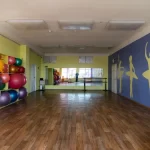 Занятия йогой, фитнесом в спортзале Детский клуб Молодость Кириши