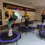 Занятия йогой, фитнесом в спортзале Динамика фитнес джампинг Севастополь