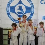 Занятия йогой, фитнесом в спортзале Дюск КК Ояма ДО, школа Каратэ Кёкусинкай, клуб Oyama-do Санкт-Петербург