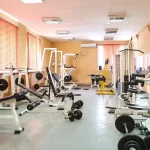 Занятия йогой, фитнесом в спортзале Дом Владимир
