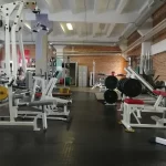 Занятия йогой, фитнесом в спортзале Ёгара спортивный клуб Владивосток