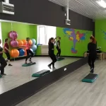 Занятия йогой, фитнесом в спортзале E-motion Нижний Новгород