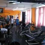 Занятия йогой, фитнесом в спортзале Эталон Томск