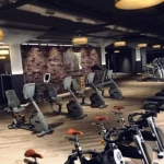 Занятия йогой, фитнесом в спортзале Evo фитнес Москва