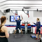 Занятия йогой, фитнесом в спортзале F45 training Москва