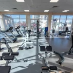 Занятия йогой, фитнесом в спортзале F8 Fitness Сочи