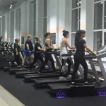 Занятия йогой, фитнесом в спортзале Family Fitness Великий Новгород