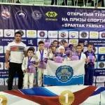 Занятия йогой, фитнесом в спортзале Феномен Владивосток
