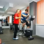 Занятия йогой, фитнесом в спортзале Ferrum Маркс