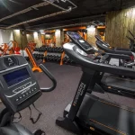 Занятия йогой, фитнесом в спортзале Ferrum Маркс