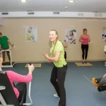 Занятия йогой, фитнесом в спортзале FitCurves Москва