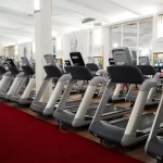 Занятия йогой, фитнесом в спортзале Фитлэнд Москва