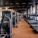 Занятия йогой, фитнесом в спортзале FitLife Курган