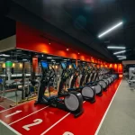 Занятия йогой, фитнесом в спортзале Fitlounge Москва