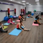 Занятия йогой, фитнесом в спортзале Фитнес Леди Одинцово