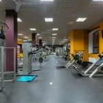 Занятия йогой, фитнесом в спортзале Фитнес СССР Москва