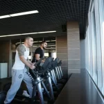 Занятия йогой, фитнесом в спортзале Fitness HUB Волгоград
