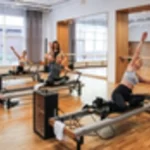 Занятия йогой, фитнесом в спортзале Fitness Studio, Фитнес Студия Уссурийск