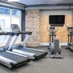 Занятия йогой, фитнесом в спортзале Fitness Time Омск