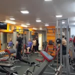 Занятия йогой, фитнесом в спортзале Фитнес-центр Аврора Комаровский
