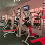 Занятия йогой, фитнесом в спортзале FitZone Анапа