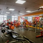 Занятия йогой, фитнесом в спортзале ФизКульт Дзержинск