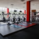 Занятия йогой, фитнесом в спортзале ФизКульт Дзержинск