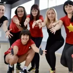 Занятия йогой, фитнесом в спортзале ФизКульт Щекино