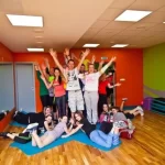 Занятия йогой, фитнесом в спортзале ФизКульт Щекино