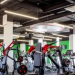 Занятия йогой, фитнесом в спортзале Физра Бор
