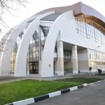 Занятия йогой, фитнесом в спортзале ФК Косино Москва