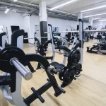 Занятия йогой, фитнесом в спортзале Flex Gym Омск