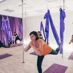 Занятия йогой, фитнесом в спортзале FlyFit фитнес на батутах Симферополь