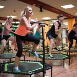 Занятия йогой, фитнесом в спортзале FlyFit фитнес на батутах Симферополь