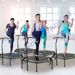 Занятия йогой, фитнесом в спортзале FlyFit фитнес на батутах Симферополь