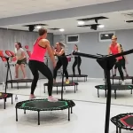 Занятия йогой, фитнесом в спортзале FlyFit фитнес на батутах Симферополь