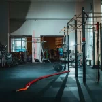 Занятия йогой, фитнесом в спортзале Формула Королёв