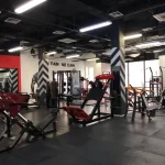 Занятия йогой, фитнесом в спортзале Freedom Gym Московский